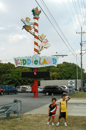 01kiddielandsign_large